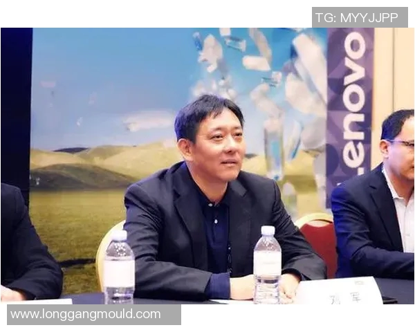 刘军专访:从青涩少年到网球高手的成长之路回顾与展望 刘军专访:从青涩少年到网球高手的成长之路回顾与展望